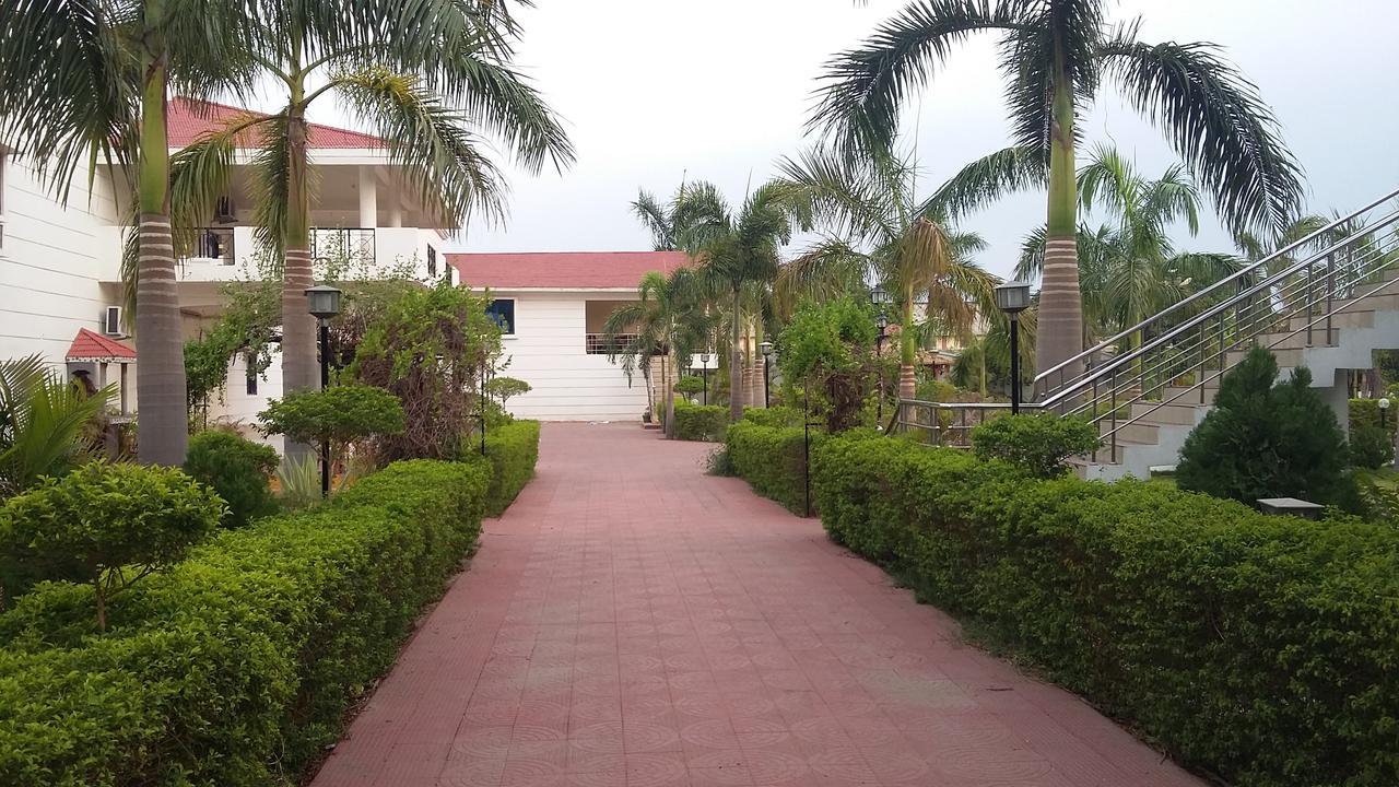 Swayam Resort Balangir Exterior foto